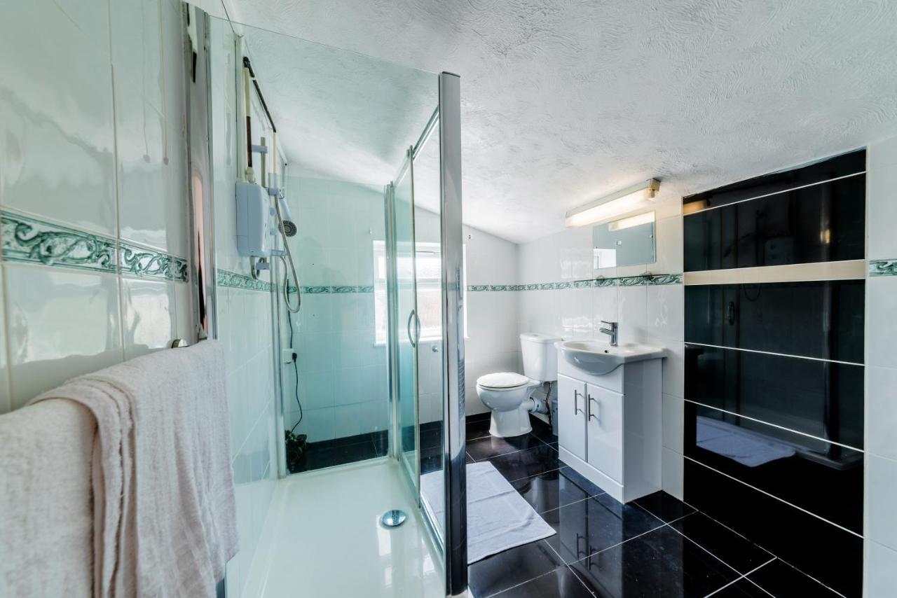 Stylish 3-Bed Terraced House With Wi-Fi Apartman Chatham  Kültér fotó