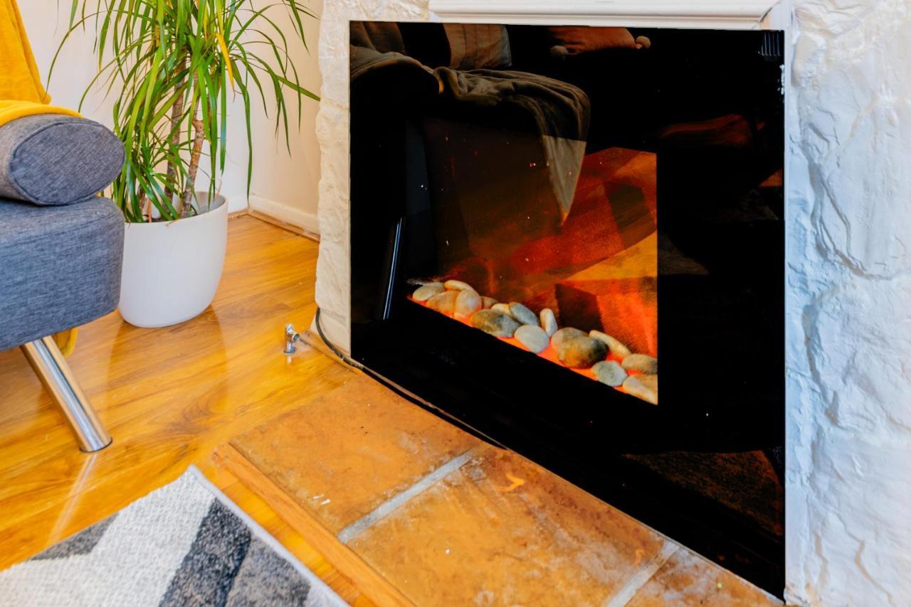 Stylish 3-Bed Terraced House With Wi-Fi Apartman Chatham  Kültér fotó
