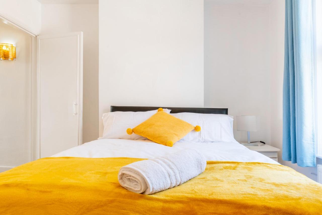 Stylish 3-Bed Terraced House With Wi-Fi Apartman Chatham  Kültér fotó